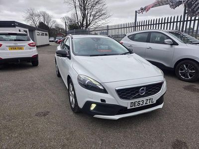 Used Volvo V40 2013 White Hatchback