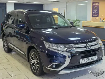 Used Mitsubishi Outlander 150 HP (110 kW) 2016 Blue SUV