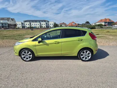 Used Ford Fiesta Zetec 2011 Green Hatchback