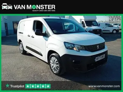 Used Peugeot Partner Premium 100 HP (73 kW) 2022 White MPV