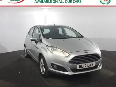 Używany Ford Fiesta Zetec 101 KM (74 kW) 2017 Srebrny Hatchback