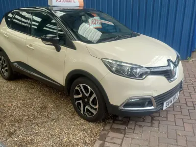Usado Renault Captur Dynamique 120 CV (88 kW) 2014 Blanco SUV