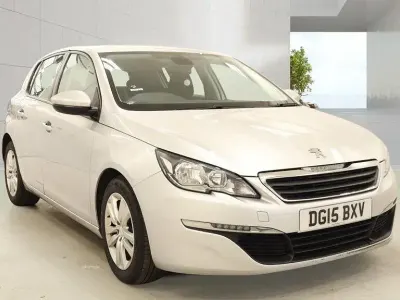 Używany Peugeot 308 Active 120 KM (88 kW) 2015 Srebrny Hatchback