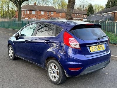 Used Ford Fiesta Titanium 75 HP (55 kW) 2016 Blue Hatchback