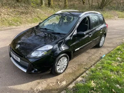 Used Renault Clio Expression+ 88 HP (64 kW) 2012 Black Estate