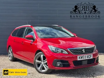 Używany Peugeot 308 SW S 2020 Czerwony Kombi
