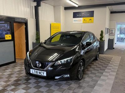 Begagnad Nissan Leaf 110 kW (150 HK) 2018 Svart Halvkombi