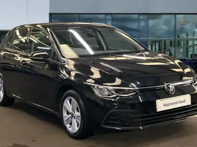 Used VW Golf VIII Life 130 HP (95 kW) 2022 Deep black pearl Hatchback