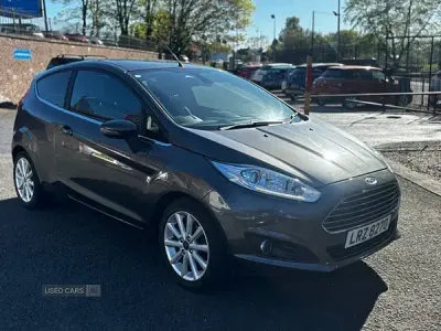 Używany Ford Fiesta Titanium 2017 Szary Hatchback