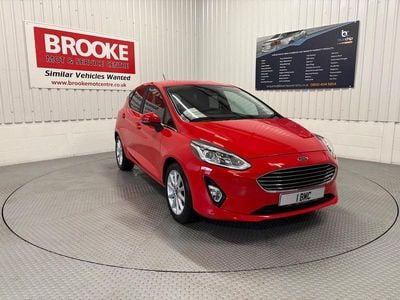 Used Ford Fiesta Titanium 100 HP (73 kW) 2017 Red Hatchback