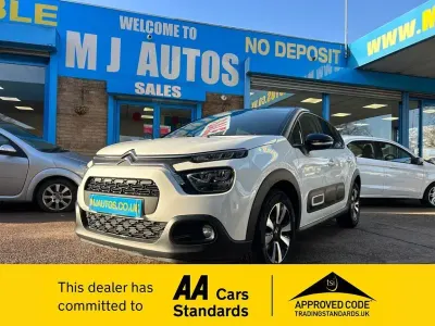 Used Citroën C3 PureTech 83 HP (61 kW) 2023 White Hatchback