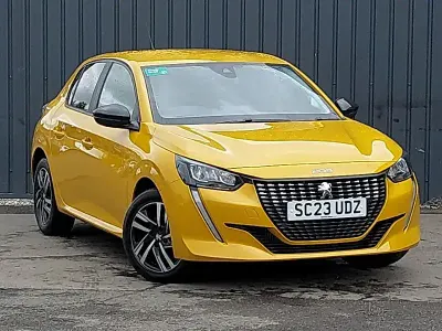 Used Peugeot 208 Active+ 100 HP (73 kW) 2023 Yellow Hatchback