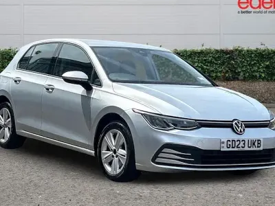 Used VW Golf VIII Life 150 HP (110 kW) 2023 Silver Hatchback