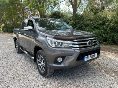 Used Toyota HiLux 150 HP (110 kW) 2017 Grey Pickup