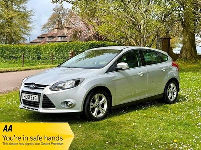 Used Ford Focus Zetec 125 HP (91 kW) 2011 Silver Hatchback