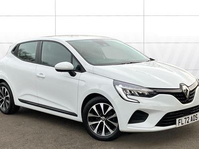 Used Renault Clio V Iconic 90 HP (66 kW) 2022 White Hatchback