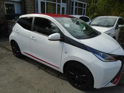 Used Toyota Aygo x-press 2018 White Hatchback