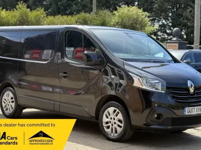 Używany Renault Trafic 2017 Czarny Minivan