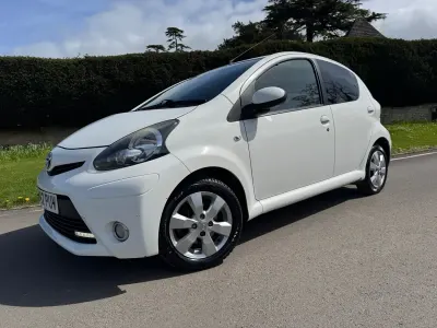 Usado Toyota Aygo 2012 Branco Citadino