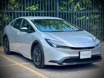 Used Toyota Prius 122 HP (89 kW) 2023 Silver Hatchback