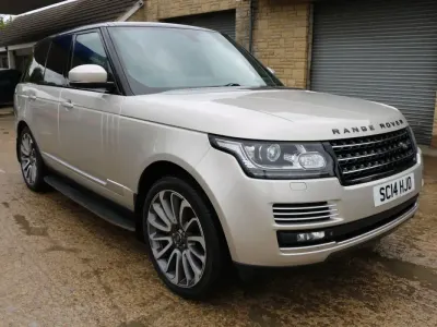 Begagnad Land Rover Range Rover Autobiography 339 HK (249 kW) 2014 Guld SUV
