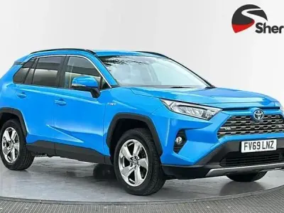 Begagnad Toyota RAV4 Design 222 HK (163 kW) 2019 Blå SUV