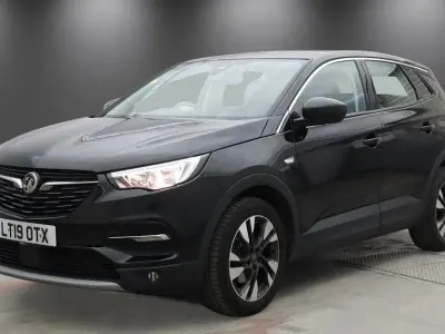 Used Vauxhall Grandland X Sport 130 HP (95 kW) 2019 Black SUV