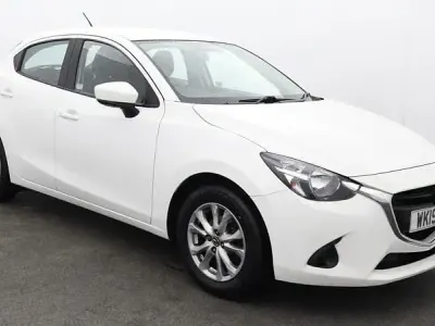 Usado Mazda 2 75 HP (55 kW) 2019 Branco Citadino