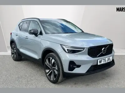 Usado Volvo XC40 Ultra 161 HP (118 kW) 2025 Cinzento SUV