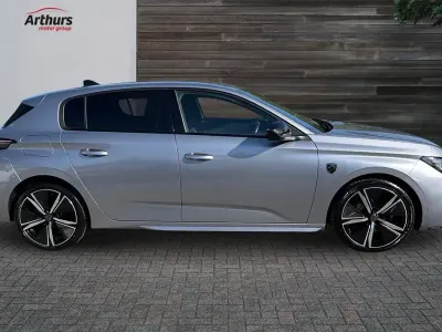 Używany Peugeot 308 GT 130 KM (95 kW) 2023 Szary Hatchback