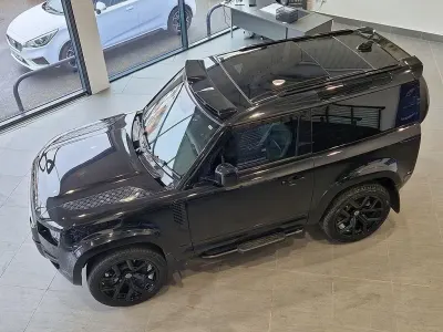 Używany Land Rover Defender HSE 250 KM (183 kW) 2021 Czarny SUV
