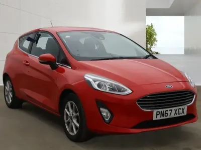 Używany Ford Fiesta Zetec 2017 Czerwony Hatchback
