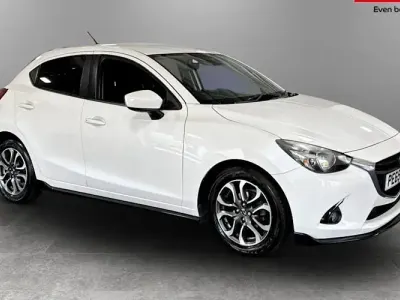 Used Mazda 2 Inclusive 90 HP (66 kW) 2015 White Hatchback