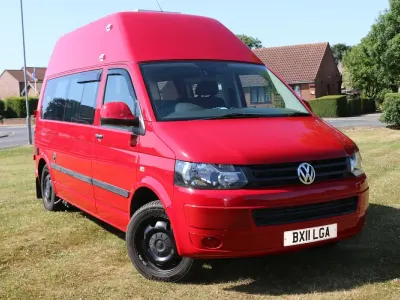 Used VW T5 SE 140 HP (102 kW) 2011 Red Van