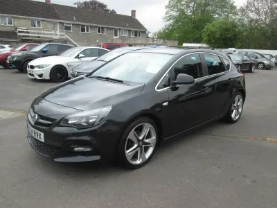 Second-hand Vauxhall Astra Edition 115 CP (84 kW) 2014 Negru Hatchback