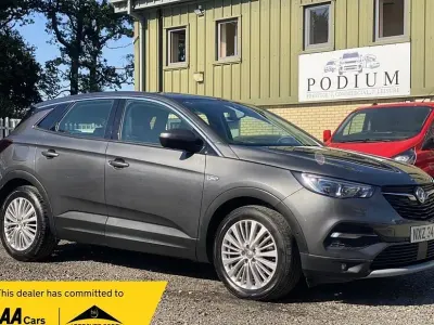 Used Vauxhall Grandland X S 130 HP (95 kW) 2019 Grey SUV