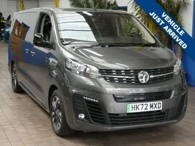 Usado Vauxhall Vivaro Elite 100 kW (136 CV) 2022 Gris Monovolumen