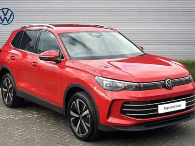 Used VW Tiguan Elegance 204 HP (150 kW) 2025 Red SUV