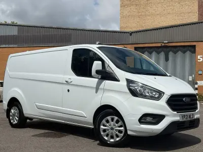 Used Ford Transit Custom Limited 130 HP (95 kW) 2021 White Van