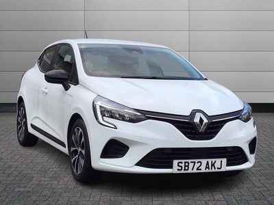 Used Renault Clio V Evolution 90 HP (66 kW) 2023 White  Hatchback