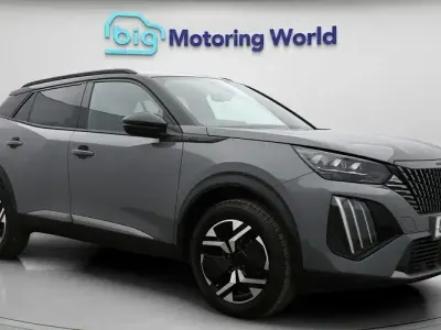 Gebraucht Peugeot 2008 GT 131 PS (96 kW) 2023 Grau SUV