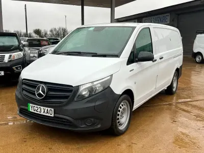 Używany Mercedes e-Vito Progressive 85 kW (116 KM) 2023 Biały Van