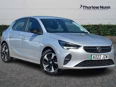 Usado Vauxhall Corsa-e 100 kW (136 HP) 2022 Cinzento Citadino