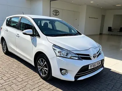 Used Toyota Verso 2016 White MPV