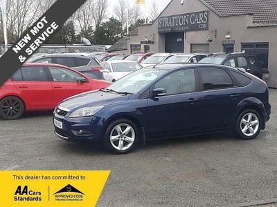 Blue Used 2011 Ford Focus Zetec Hatchback | £2,995 (Good price)