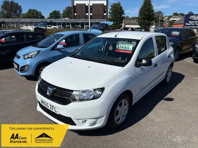 Used Dacia Sandero Ambiance 75 HP (55 kW) 2015 White Hatchback