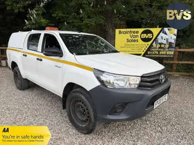Used Toyota HiLux Active 150 HP (110 kW) 2020 White Pickup