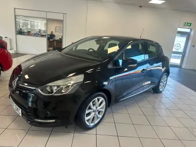 Used Renault Clio Dynamique 75 HP (55 kW) 2018 Black Hatchback