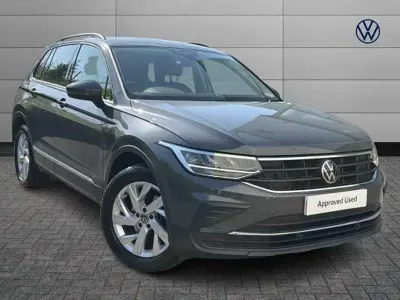 Używany VW Tiguan Life 150 KM (110 kW) 2022 Szary SUV