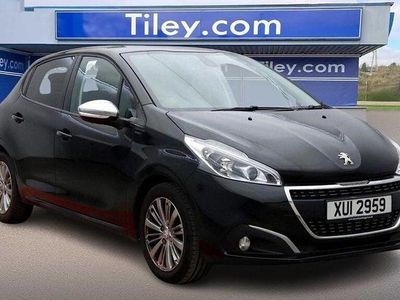 Używany Peugeot 208 Signature Sky 82 KM (60 kW) 2019 Czarny Hatchback